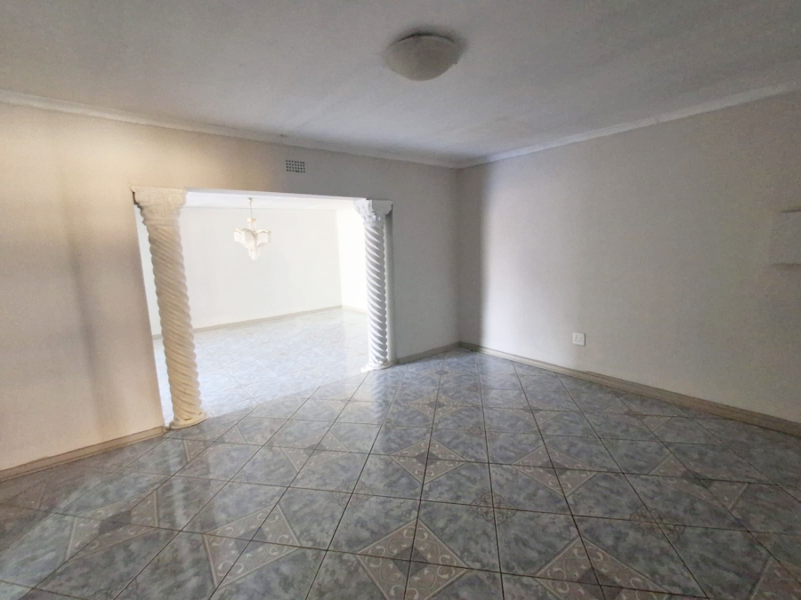 To Let 4 Bedroom Property for Rent in Virginia Free State